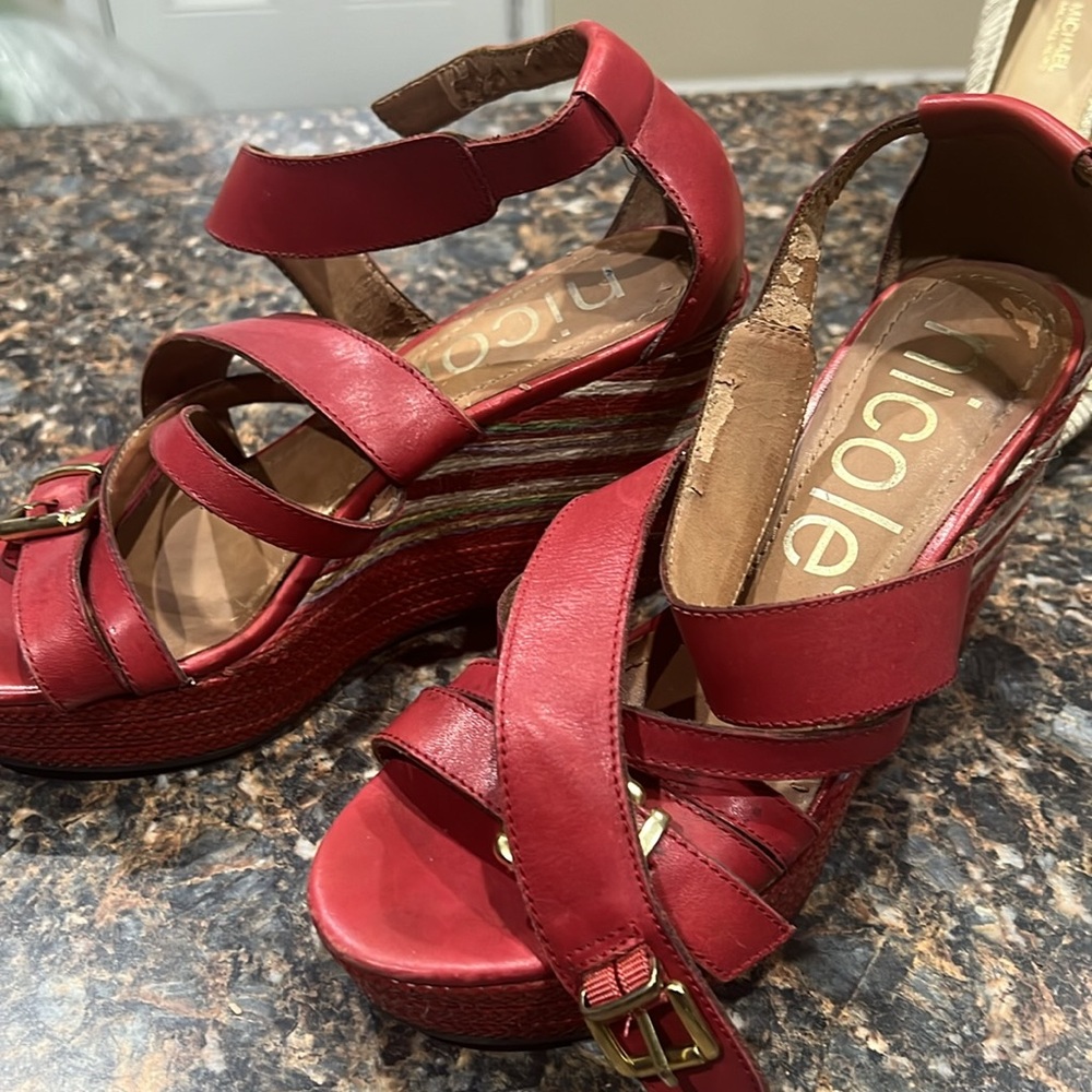 Clearing my closet. Branded shoes , Michael Kors, Nicole.7.5, 8 M - Picture 3 of 6